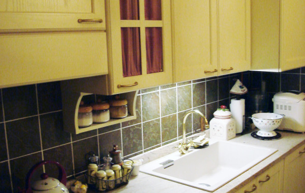 Cucina in stile, rovere laccato bianco